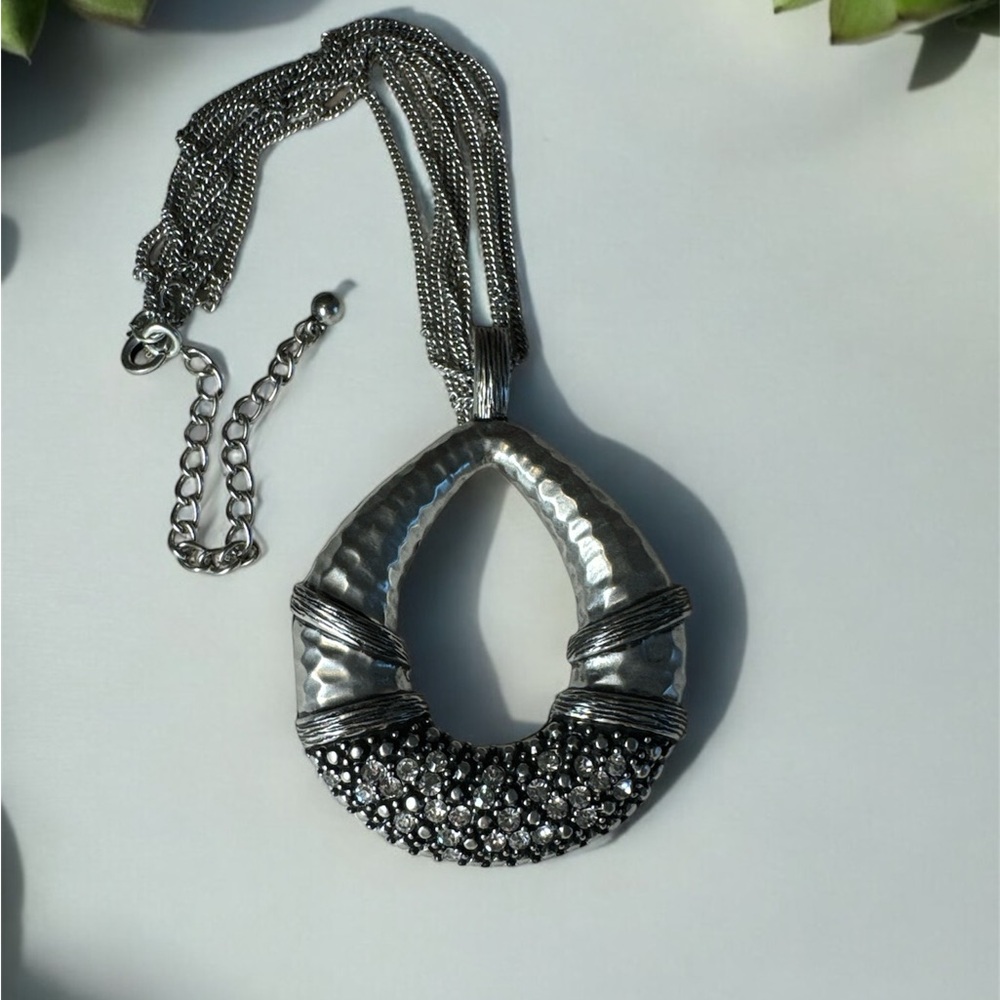 Premier Designs Swarovski Crystal Elegant Silver Pendant Necklace